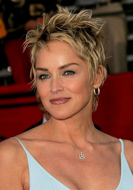 Celebrity-Short-Layered-Hair